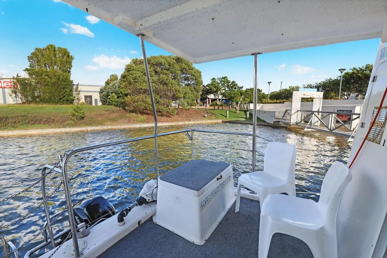 Отель Caloundra Houseboats Pelican Waters 0*,  Австралия