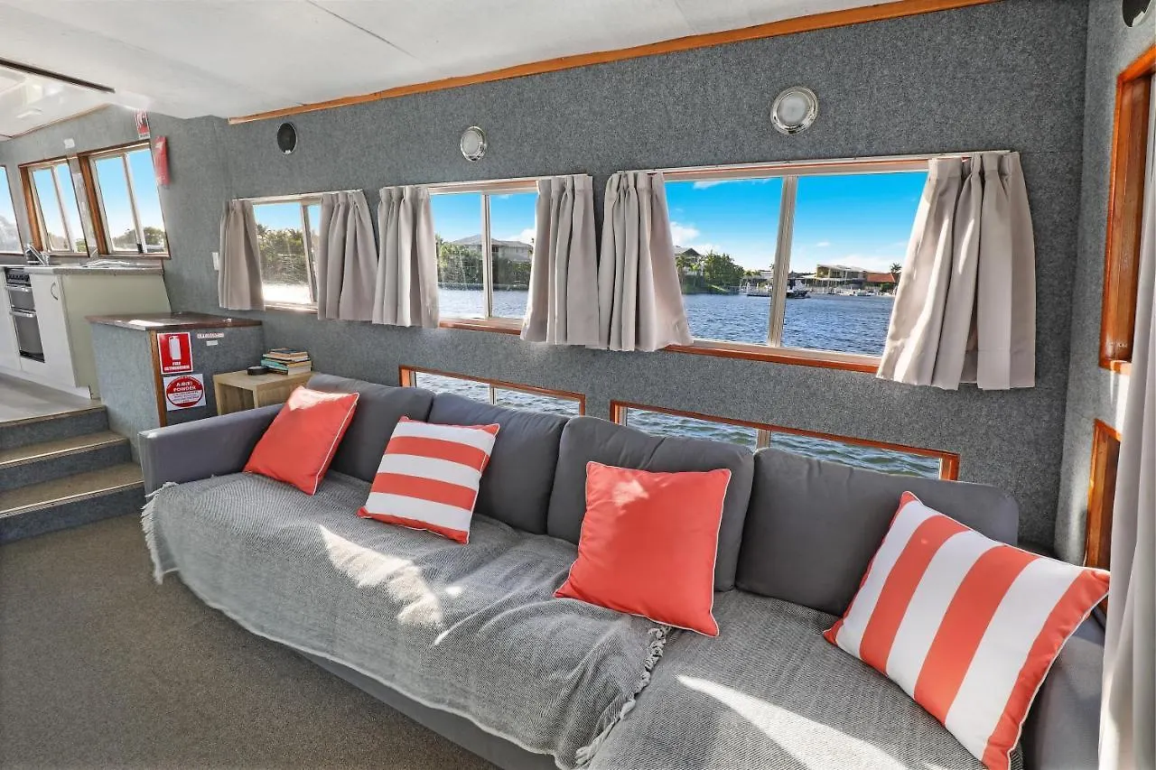 Hotel Caloundra Houseboats Pelican Waters Botel