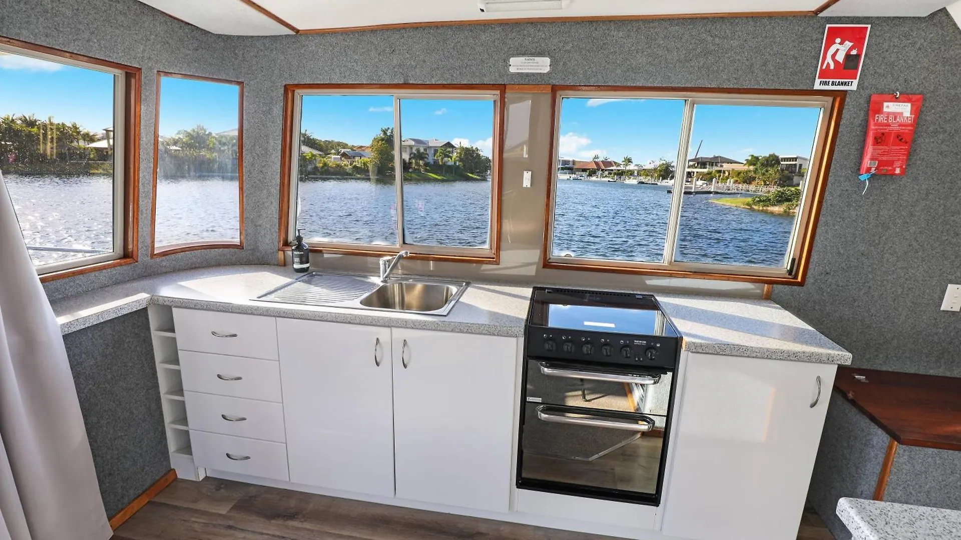 Botel Hotel Caloundra Houseboats Pelican Waters